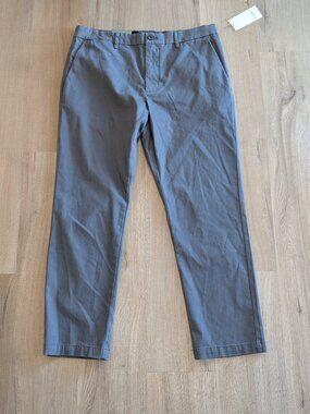 Men's The Comfort Wear Chino Pants 34x30 Goodfellow & Co NEW Grey